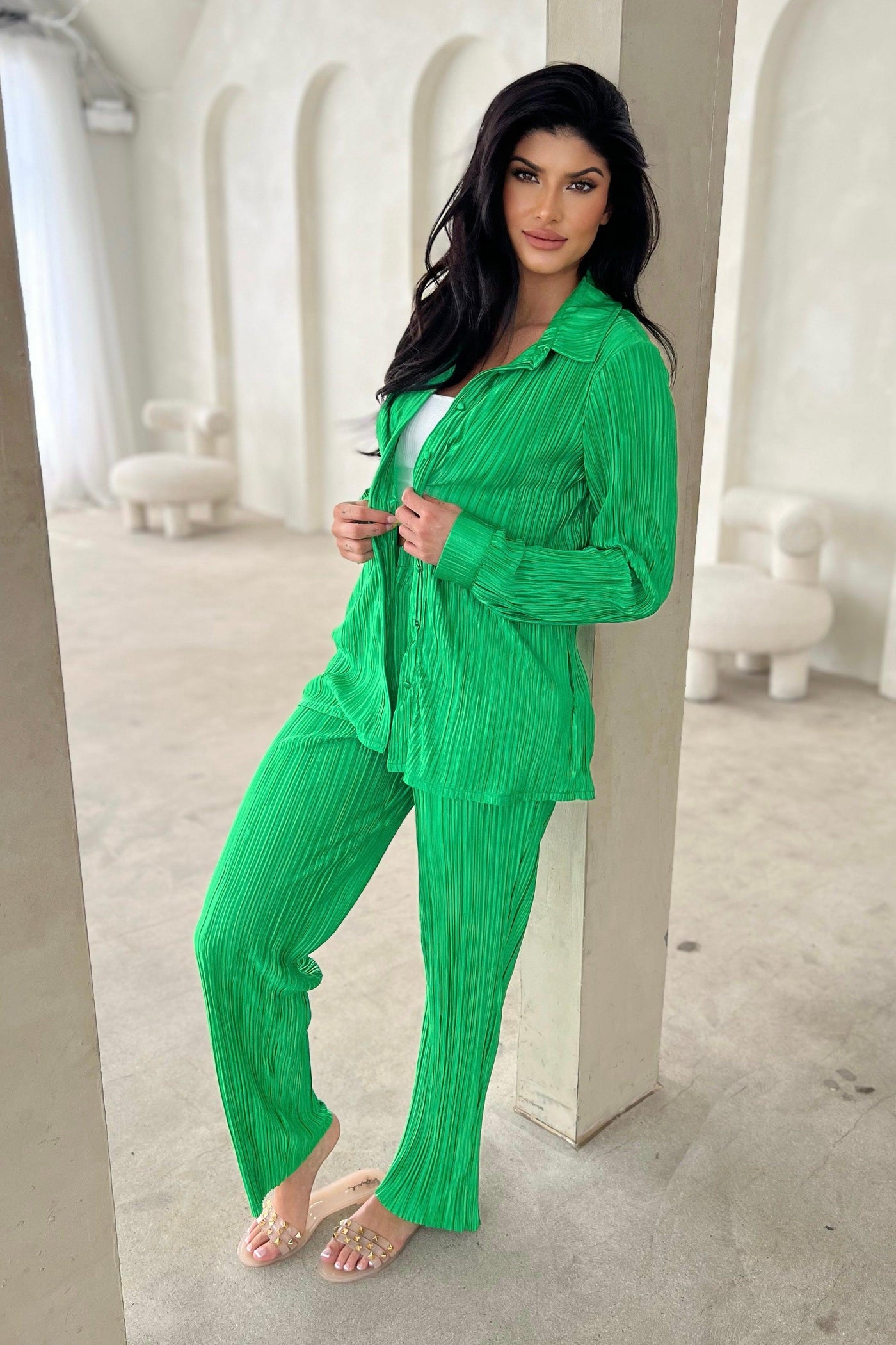 THE "IT GIRL" SET , TOP AND PANT SET , It's NOMB , BRIGHT GREEN SET, KELLY GREEN PLISSE TOP AND PANT SET, KELLY GREEN TOP AND PANT SET, TOP AND PANT AHTLEISURE SET, TOP AND PANT LOUNGE SET , It's NOMB , itsnomb.com